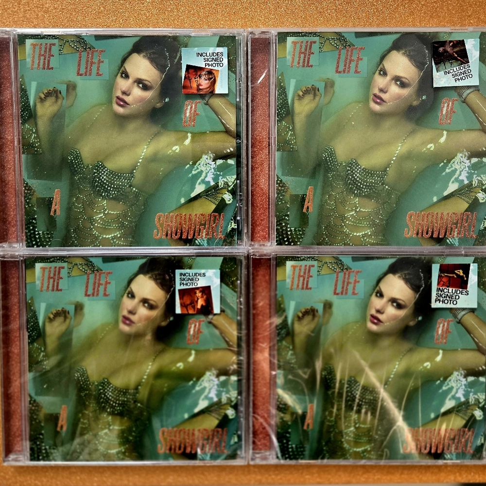 The Life of a Showgirl Cds Autographed Photos 1-4